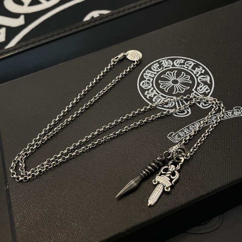 Ch*0me He**ts necklaces